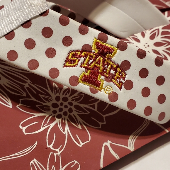 Cute Iowa State flip flops. Red and White poka dot straps with embelm. - Picture 5 of 5